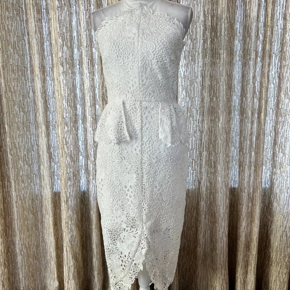 NWT Elliatt white lace strapless dress